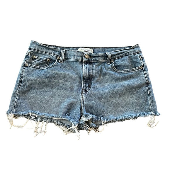 Levi’s 515 Blue Jean Cutoffs size 14M Raw hems Slightly Distressed. 1” Inseam. - Picture 1 of 9
